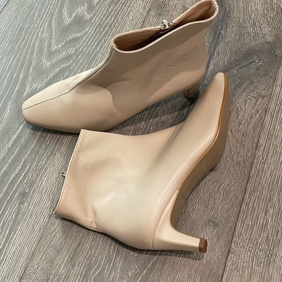 Intentionally Blank Thin Block Heel Booties in Cloud Color Size 7 - Picture 4 of 9